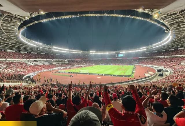Gelanggang yang Ramai, Podium Juara yang Sepi