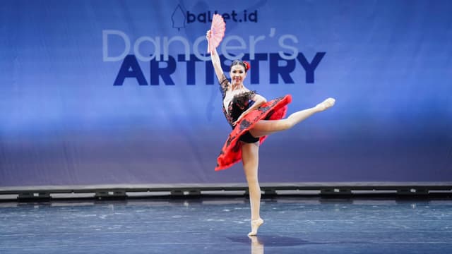 Ketika Balet Tak Lagi Mengenal Usia: Catatan Kemenangan Sisilia Oei di Indonesia Dancer’s Artistry 2025