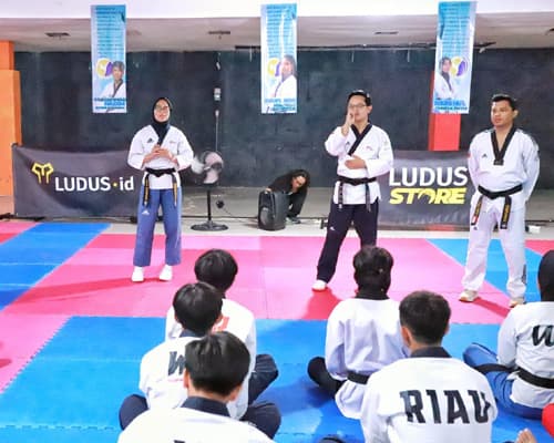 Puluhan Atlet Taekwondo Antusias Ikuti Poomsae Freestyle Coaching Clinic LUDUS.id dan IPC Bogor